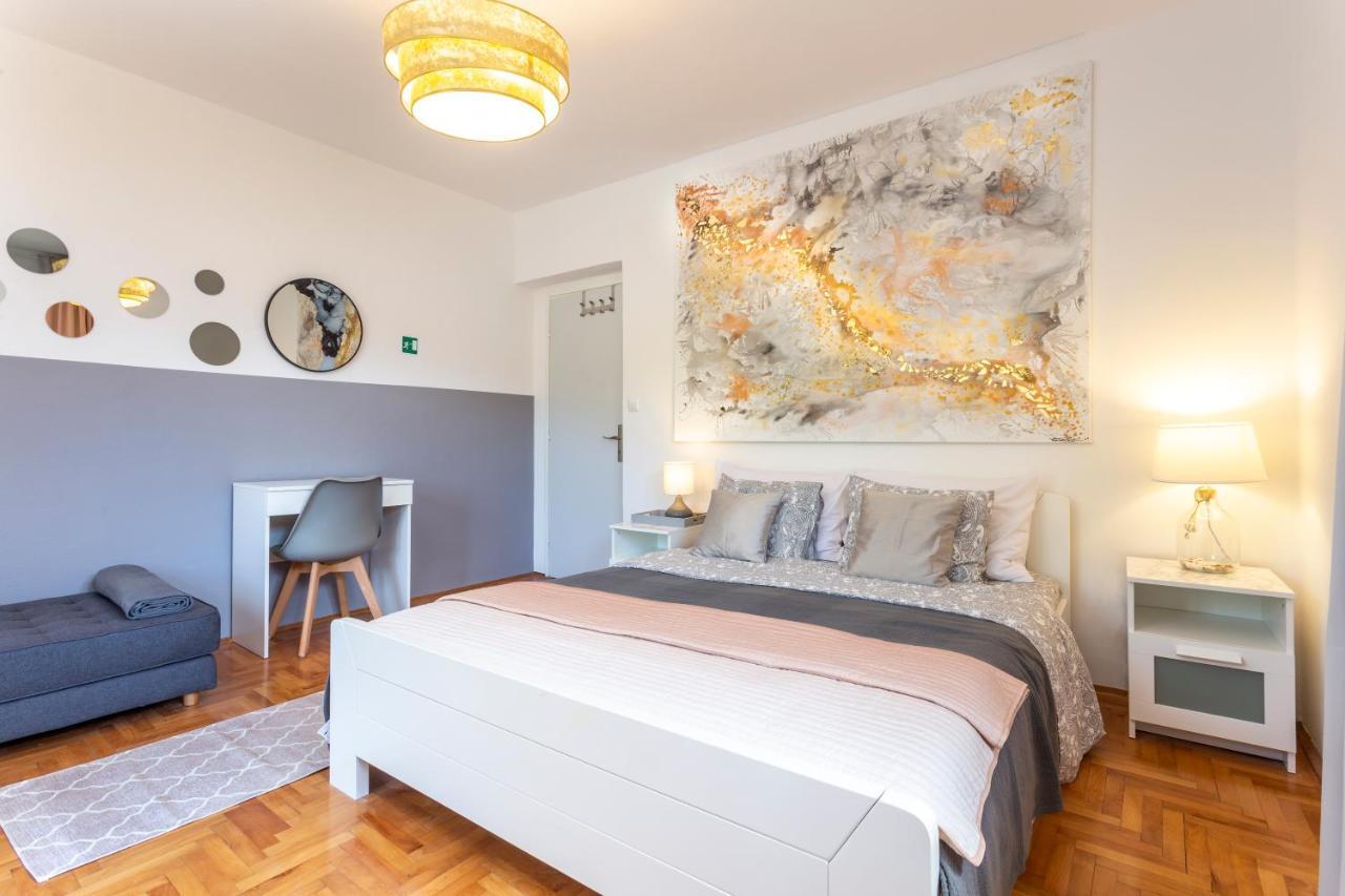 Mamma Mia Apartments-City Center Hvar Town Eksteriør bilde